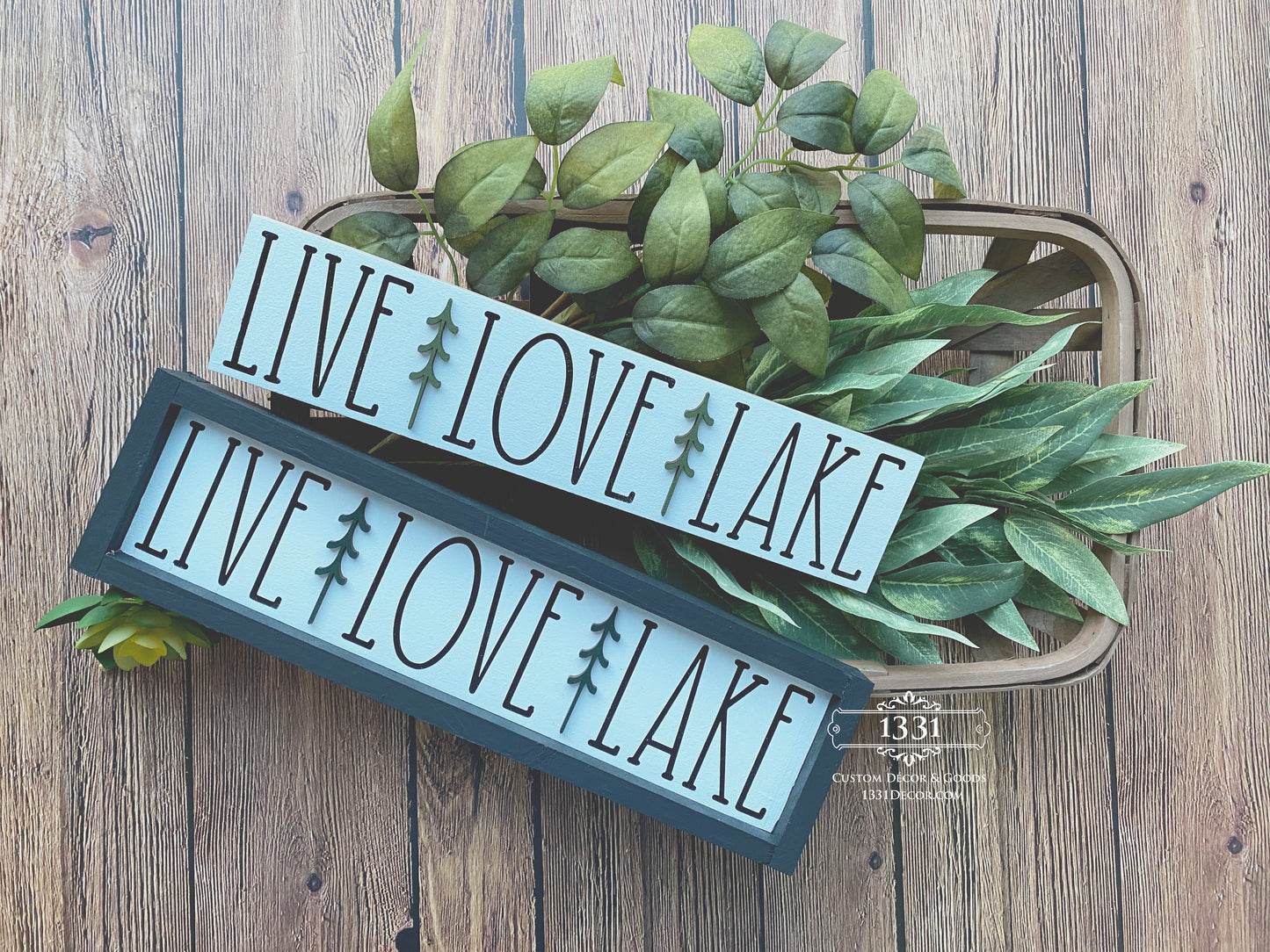Live Love Lake sign