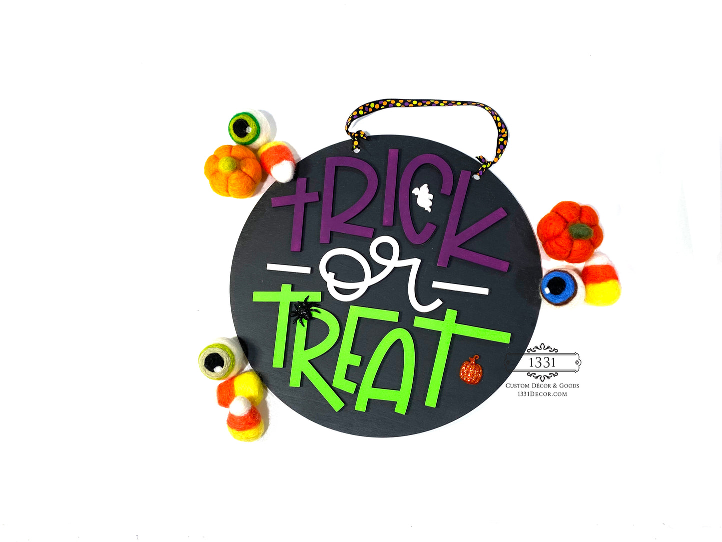 Trick or Treat Door Hanger, Trick or Treat sign, Halloween Sign, Trick-or-Treat sign, Halloween Decor, Halloween Door Hanger