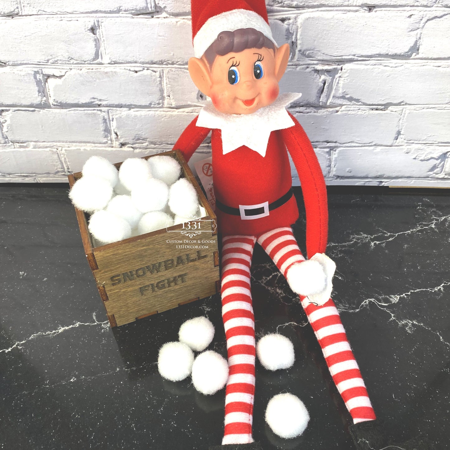 Christmas Elf Kit: Snowball Fight