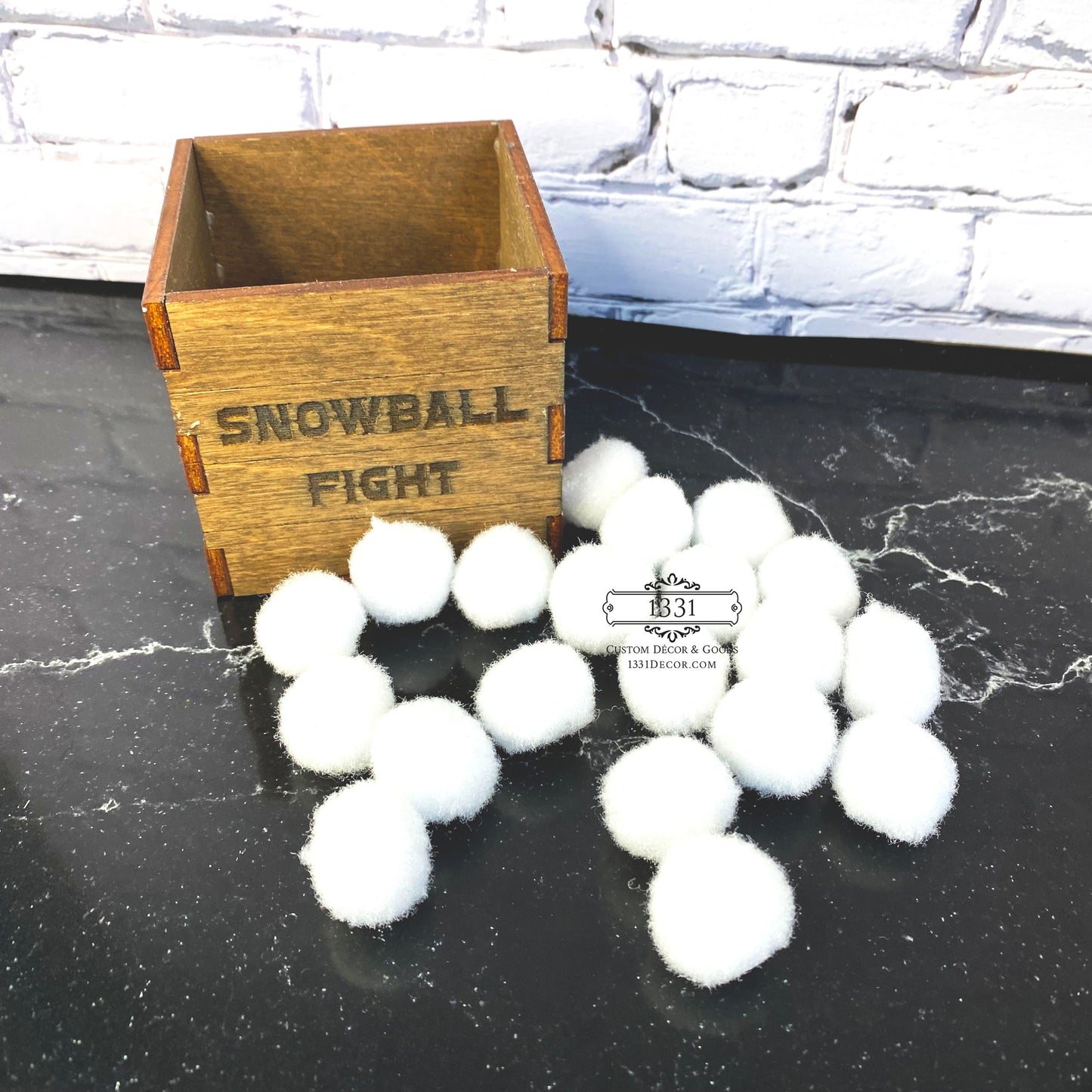 Christmas Elf Kit: Snowball Fight